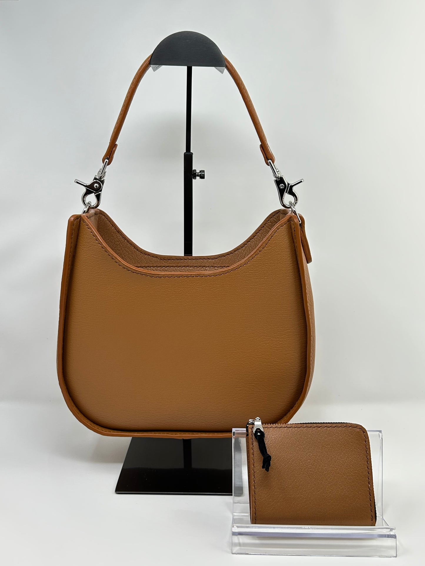 Carson Shoulder Bag in Camel